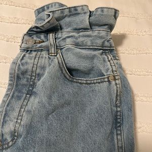 These jeans are incredibly adorable and make any outfit look cute.